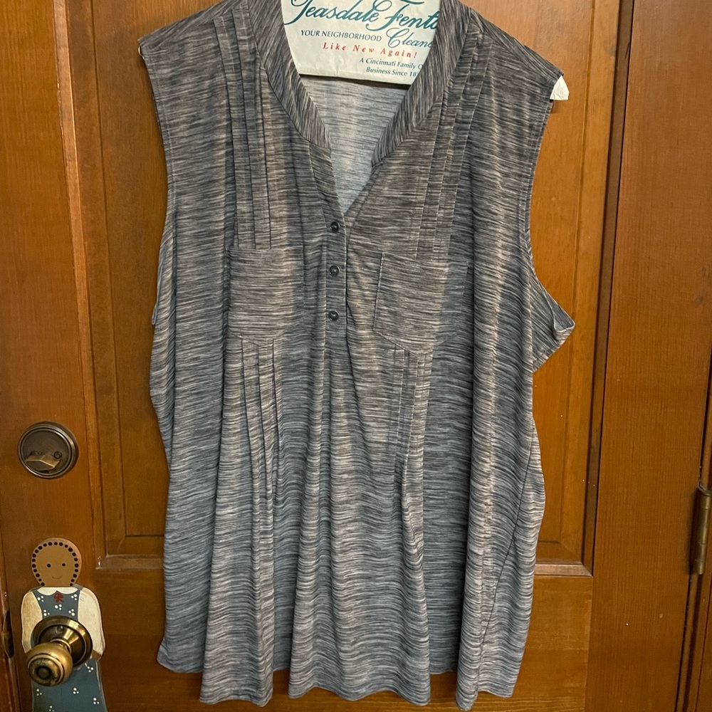 GUC Grey cotton sleeveless blouse. Size 3X